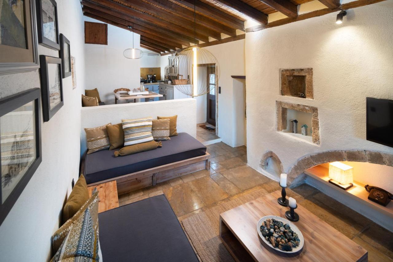 Menexes Suites Monemvasía Dış mekan fotoğraf